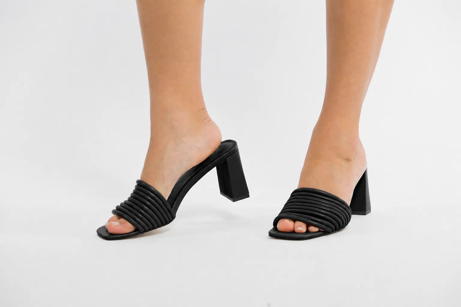 [11249] SANDALIAS DEVA NEGRO 40
