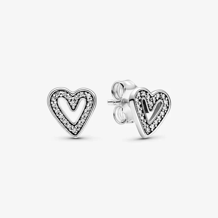 [632] Sparkling Freehand Heart Stud