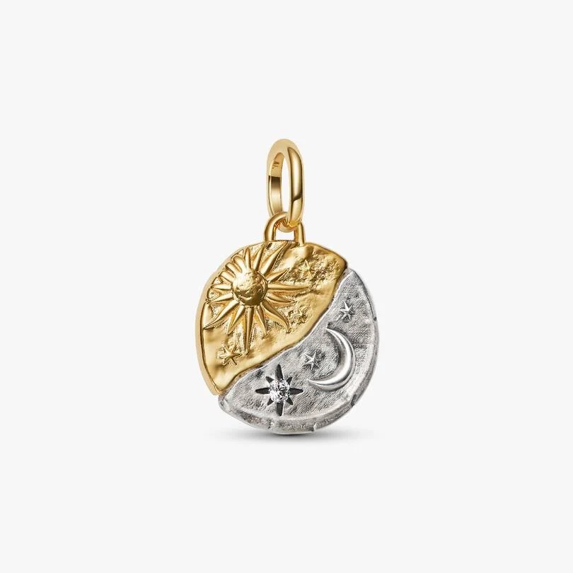 [13686] Sun and Moon Medallion