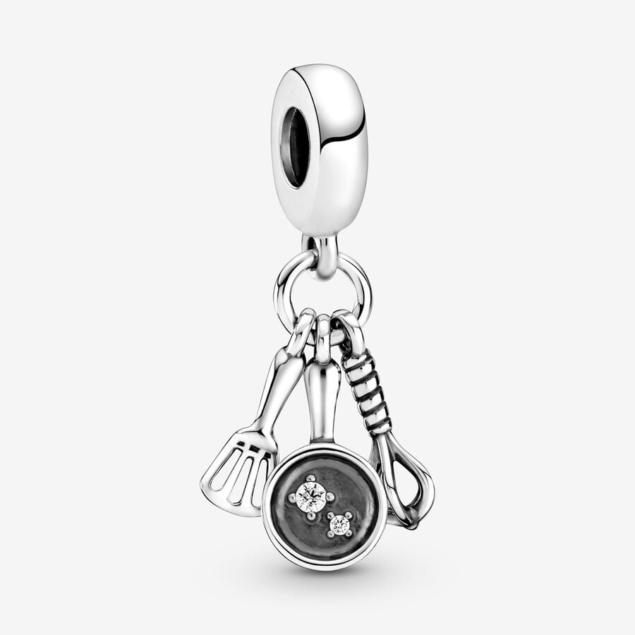[1317] Spatula, Frying Pan & Whisk